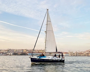 SV Sal Sailing in Lisbon